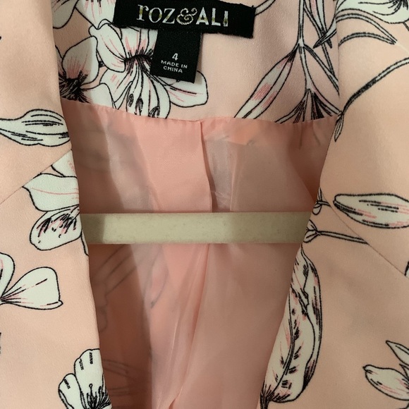 NWOT- Roz & Ali Pale Pink Floral Blazer💕 - Picture 5 of 6